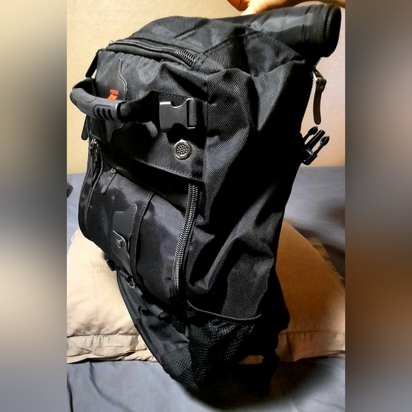 KAKA MULTIFUNCTIONAL BACKPACK - Picture 3 of 9